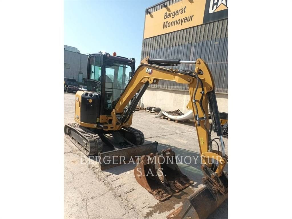 E-FARM: Caterpillar 302.7 - Lánctalpas kotrógép - id SUI8VAW - 42 000 EUR - Gyártási év: 2023 - Franciaország
