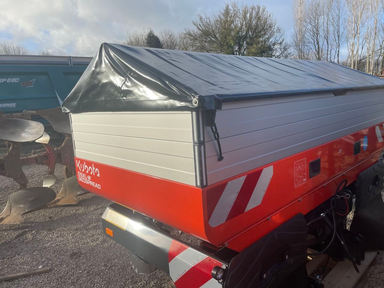 E-FARM: Kubota dsxl-w geospread 3225 - Epandeur d'engrais - id WSFCHKX - Année: 2023 - France