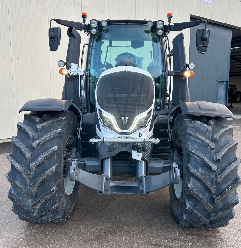 E-FARM: Valtra N175 Direct - Tractor - id QUJI3JQ - €115,000 - Year of construction: 2024 - Engine hours: 850,Engine power (HP): 175,France