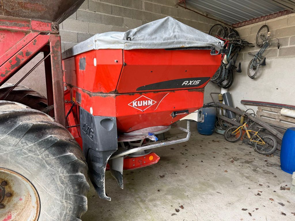 Kuhn axis 40.1 w Rozsiewacz nawozów 7000 €
