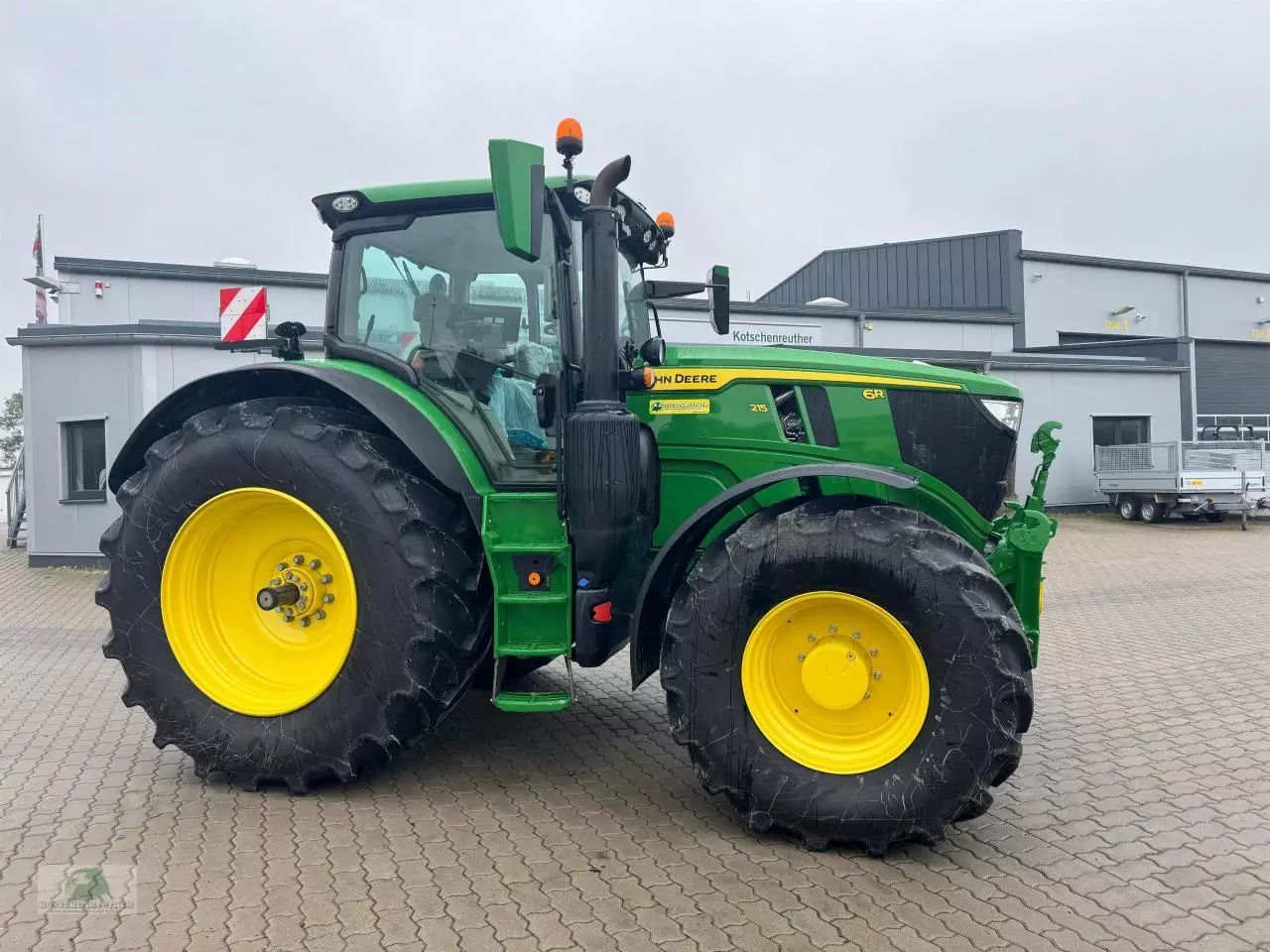 John Deere 6R 215 Tractor €188,500