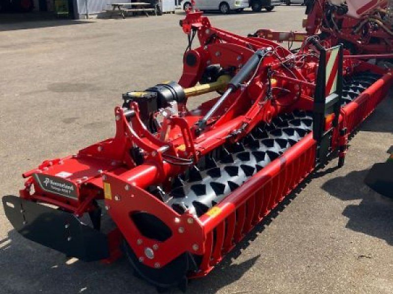 E-FARM: Kverneland rotago 4050 f - Kreiselegge - id KHRBPQZ - 36.550 € - Baujahr: 2025 - Deutschland