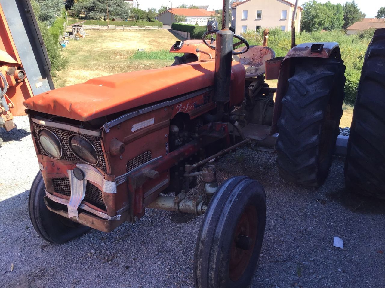 E-FARM: Zetor 3511 - Tractor - id JXK2XFJ - Year of construction: 1970 - Engine hours: 5,015,Engine power (HP): 39,France
