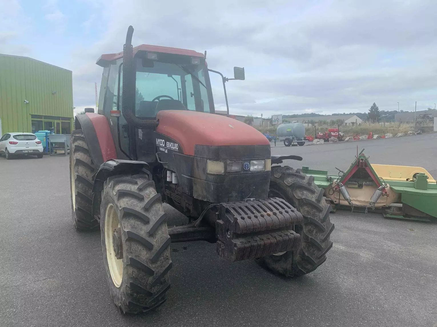 E-FARM: New Holland TS100 - Tracteur - id AFR5PPD - 15 000 € - Année: 1996 - Lecture du nombre d'heure: 7 600,Puissance du moteur (chevaux): 100,France
