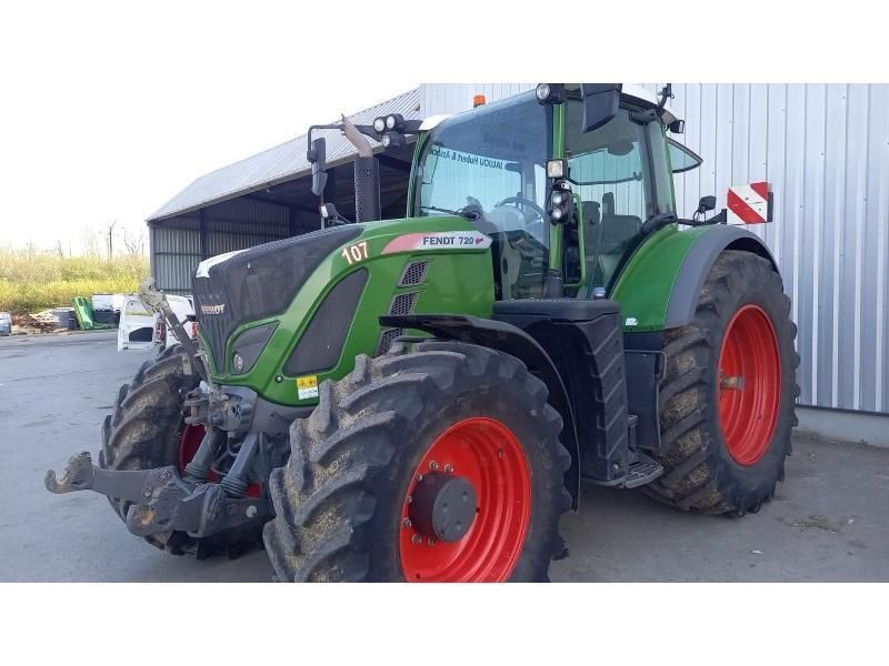 E-FARM: Fendt 720 Vario - Tractor - id GVWTN6S - €95,000 - Year of construction: 2021 - Engine hours: 6,510,Engine power (HP): 200,France