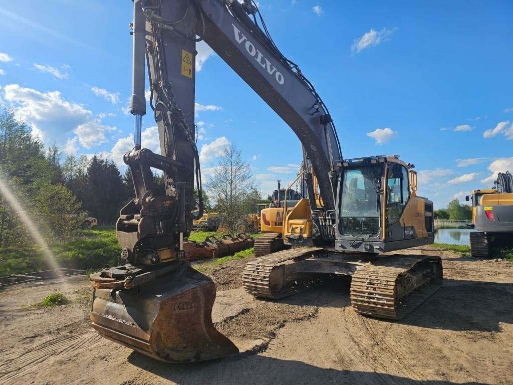 VOLVO ec220el Crawler excavator €62,499