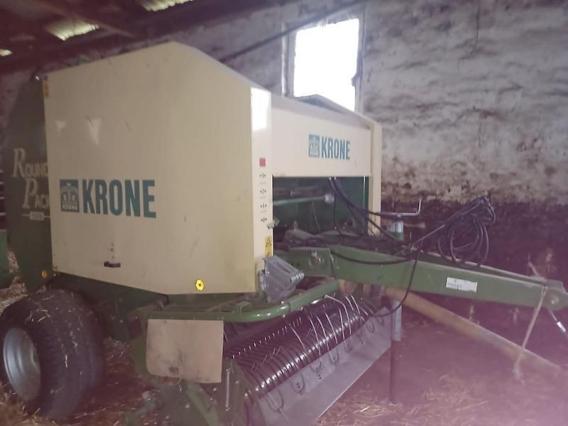 E-FARM: Krone Round Pack 1550 - Ballenpresse - id BCLYM5I - 8.800 € - Baujahr: 1999 - Deutschland