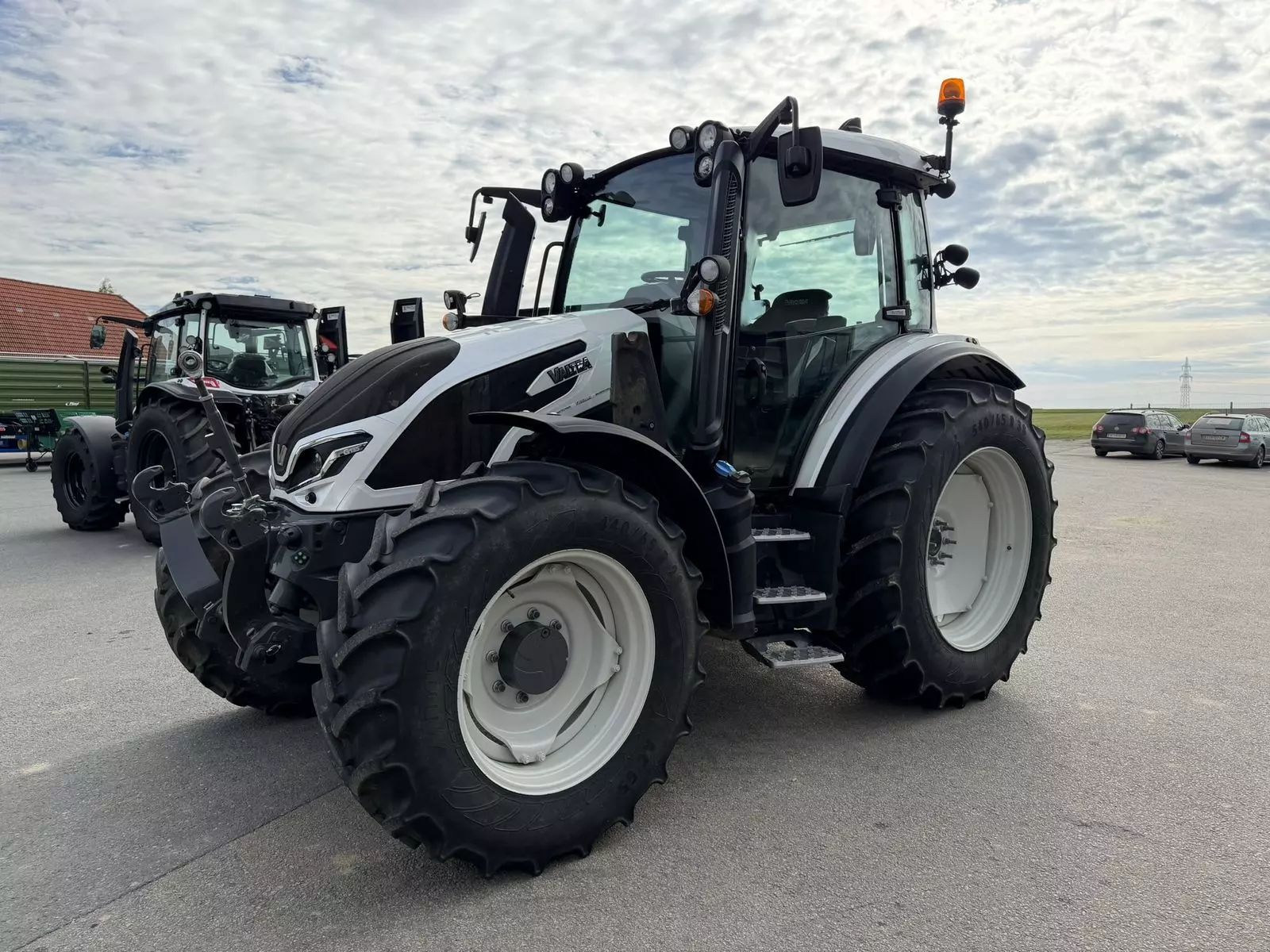 Valtra G 135 Tractor €78,655