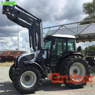 E-FARM: Valtra A83 - Tractor - id CXPPM9T - €34,990 - Year of construction: 2012 - Engine hours: 6,319,Engine power (HP): 88,Germany