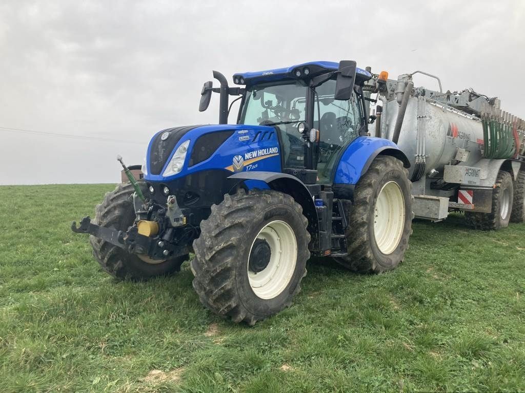 E-FARM: New Holland T7.225 - Tracteur - id NJBKZEA - 115 000 € - Année: 2024 - Lecture du nombre d'heure: 1 600,Puissance du moteur (chevaux): 180,France