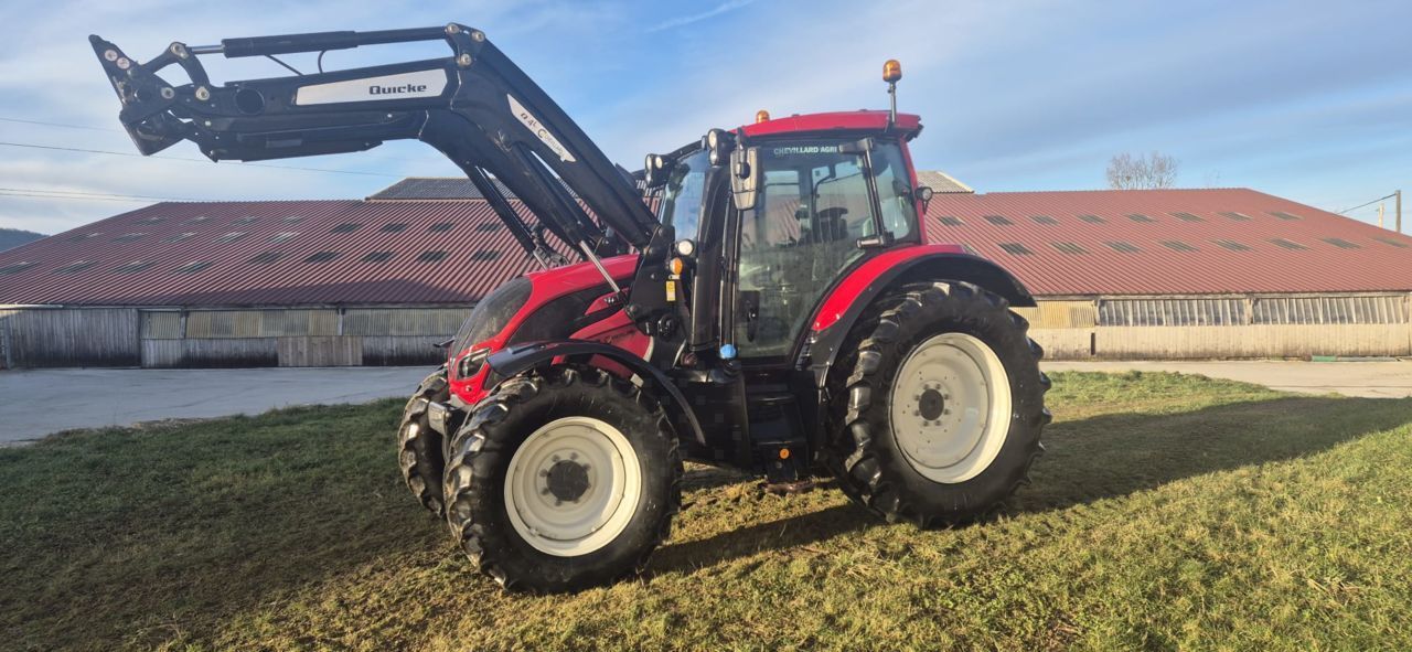 E-FARM: Valtra N114e - Tractor - id ZETAPVX - €63,000 - Year of construction: 2020 - Engine hours: 2,870,Engine power (HP): 120,France