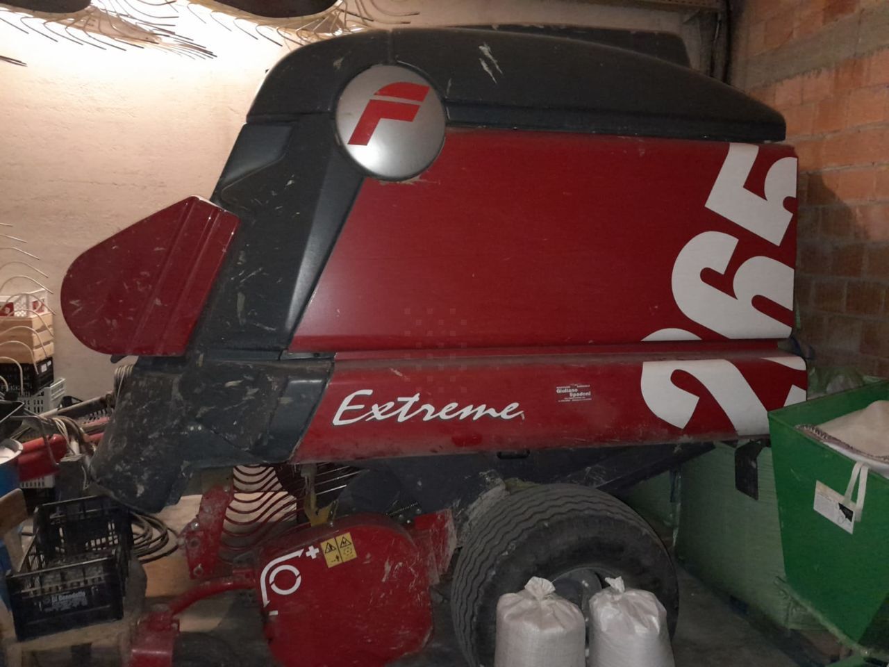 E-FARM: Feraboli extrême 265 ht - Baler - id SQ4YVZB - €15,000 - Year of construction: 2005 - Italy