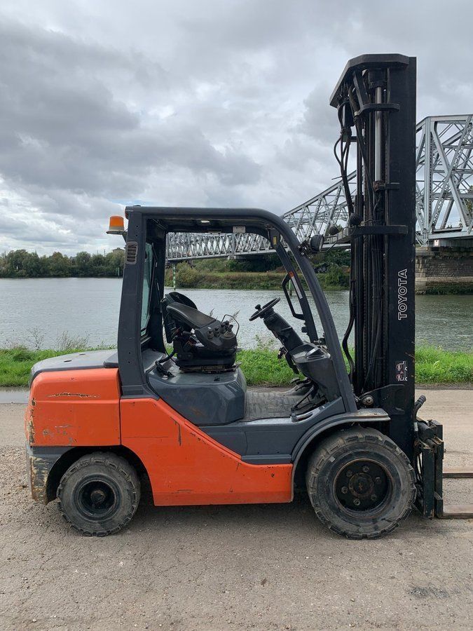 TOYOTA 52-8-fdjf-35 Gabelstapler 16.000 €