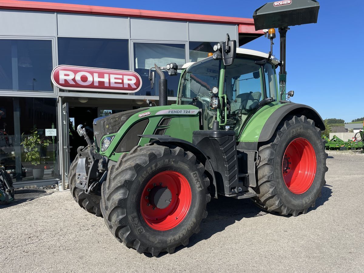 E-FARM: Fendt 724 Vario - Τρακτέρ - id DV8JGKD - 99.917 € - Χρονία: 2011 - Μετρητής ωρών: 7.605,Ισχύς κινητήρα: 239,Αυστρία