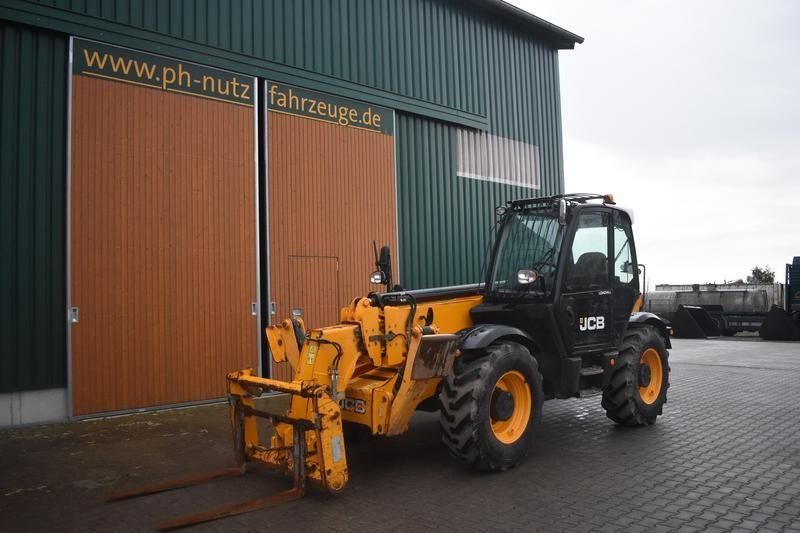E-FARM: JCB 535-125 sway - Chargeur télescopique  - id LFSRVFL - 39 900 € - Année: 2014 - Lecture du nombre d'heure: 5 200,Puissance du moteur (chevaux): 110,Allemagne