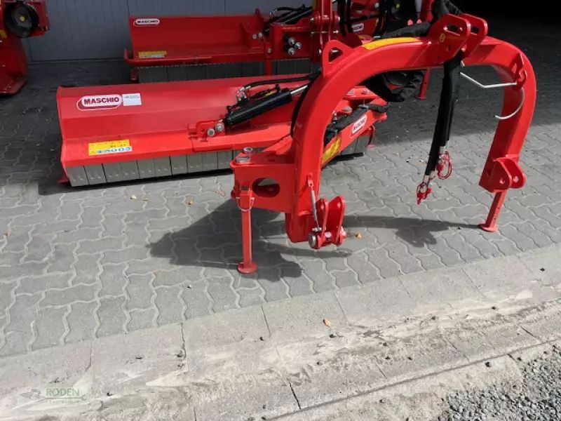 E-FARM: Maschio Giraffa L SE 190 - Topper - id TGRYNXL - 5462 € - Año: 2025 - Alemania