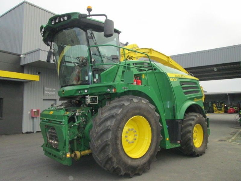 E-FARM: John Deere 8500 - Cosechadora de forraje autopropulsada - id DPFJ3JM - Año: 2021 - Horas: 1700,Francia