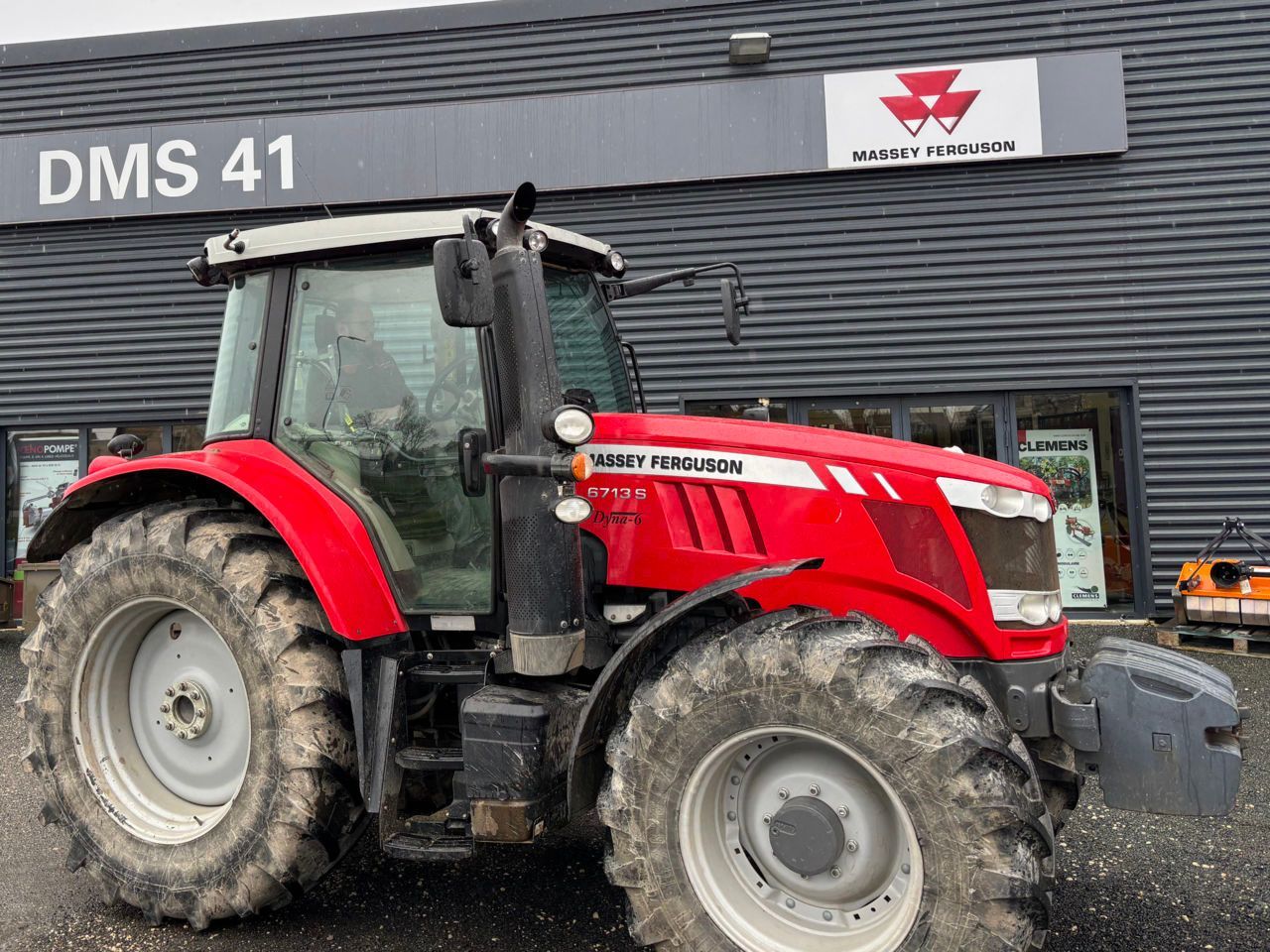 E-FARM: Massey Ferguson 6713 - Traktor - id HPBNNM9 - 66.999 € - Produktionsår: 2017 - Motortimer: 2.100,Motoreffekt (HP): 130,Frankrig
