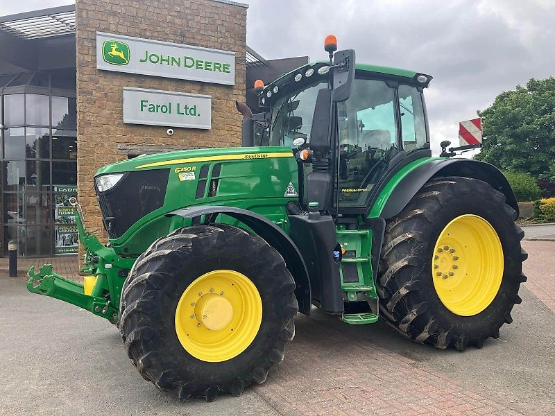 John Deere 6250 R tractor €148,027