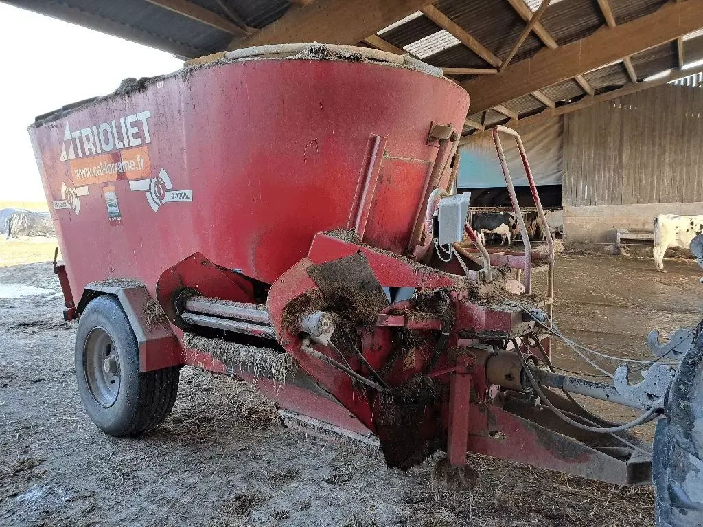 E-FARM: TRIOLIET Solomix 2 1200L VLL-S - Futtermischwagen - id BN2ZRY8 - 6.900 € - Baujahr: 2008 - Frankreich