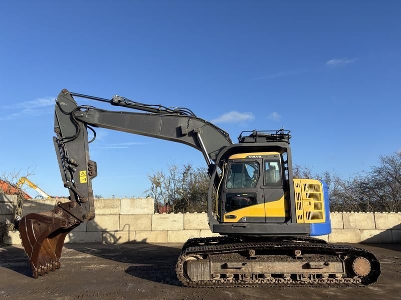 VOLVO ecr235 dl Lánctalpas kotrógép 34 100 EUR
