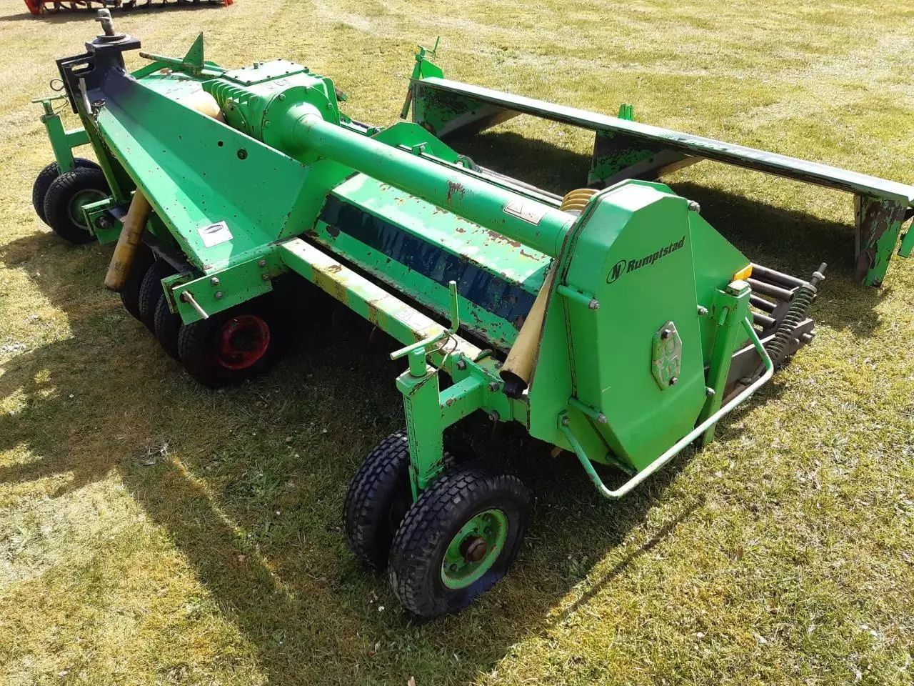 E-FARM: Rumpstad rsf 2000 - Topper - id LXRZXFF - 6707 € - Año: 2002 - Dinamarca