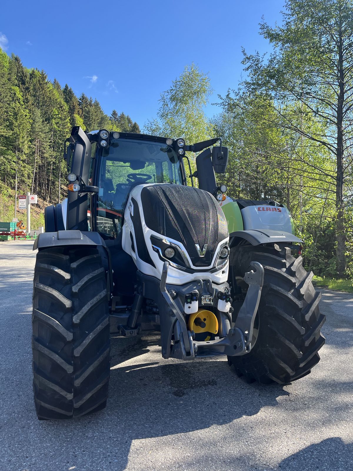 Valtra T 235 Tractor €143,334