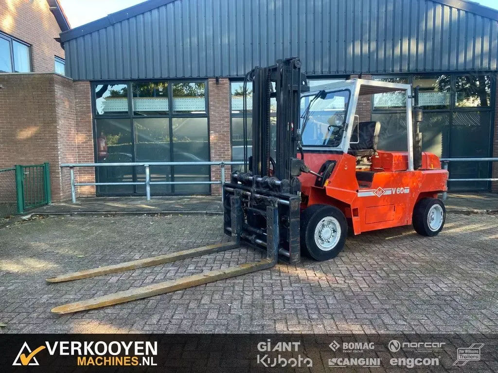 E-FARM: sonstige o & k v60 - forkpositioner + sideshift forklift - Carretilla elevadora - id R3QTV78 - 11.500 € - Año: 1991 - Países Bajos