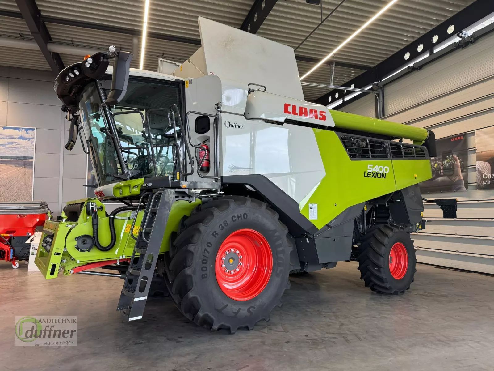 E-FARM: Claas Lexion 5400 - Combine harvester - id RBHNKUZ - €318,600 - Year of construction: 2023 - Engine hours: 75,Germany