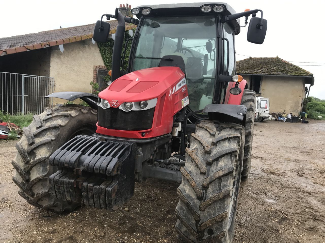 E-FARM: Massey Ferguson 5612 - Traktor - id ACXLMCK - 44 000 € - Rok produkcji: 2016 - Motogodziny: 3500,Moc silnika: 120,Francja