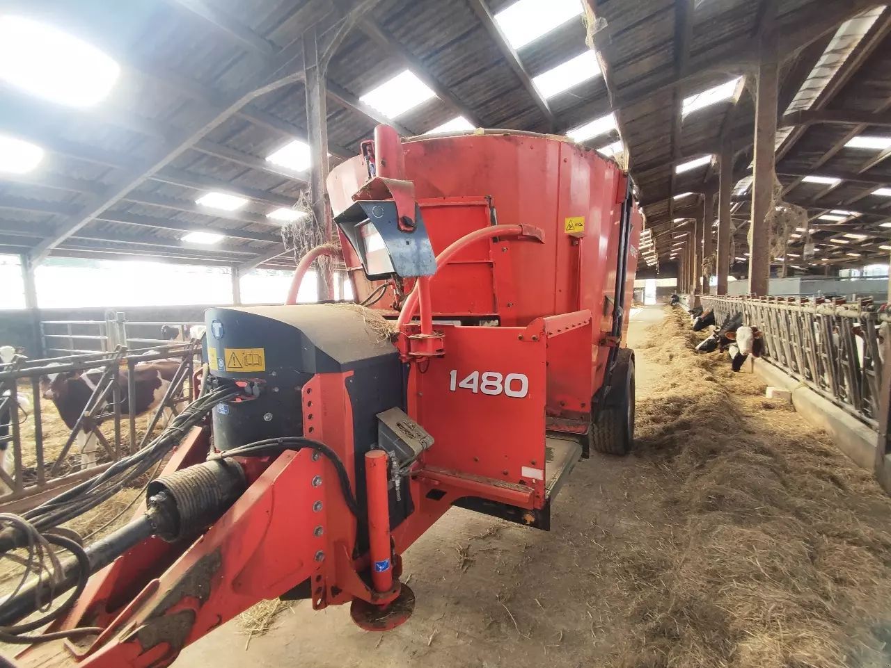 E-FARM: Kuhn profile 1480 - Mixer feeder - id JJLIDTN - €6,000 - Year of construction: 2010 - France