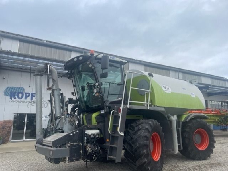 Claas Xerion 3300 SADDLE TRAC tractor 69 000 €