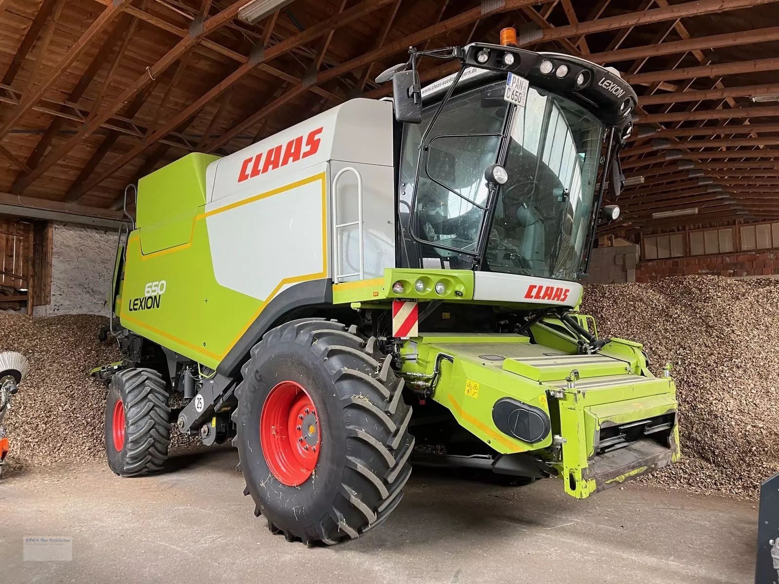 E-FARM: Claas Lexion 650 - Combine harvester - id RDHTYII - €123,377 - Year of construction: 2015 - Engine hours: 2,900,Engine power (HP): 325,Germany