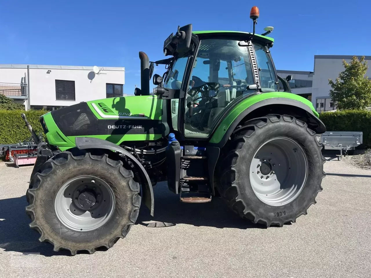 E-FARM: Deutz-Fahr Agrotron 6140 - Traktor - id JAUJZPA - 65.500 € - Baujahr: 2016 - Abgelesene Motorstunden: 5.125,Motorleistung (PS): 141,Deutschland