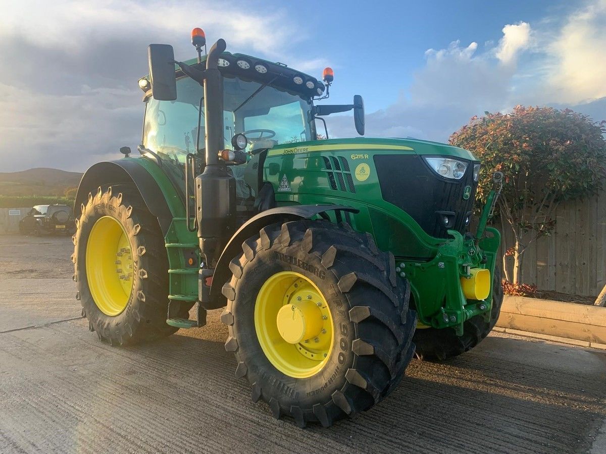 John Deere 6215R Traktor 110.614 €