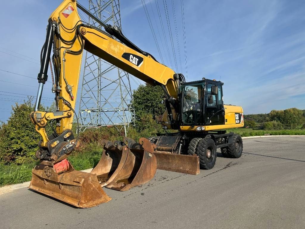 Caterpillar m 322 d incl 3 buckets Wheeled excavator €49,900