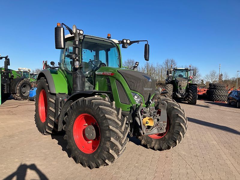 Fendt 718 Vario Profi Plus Tractor €126,000