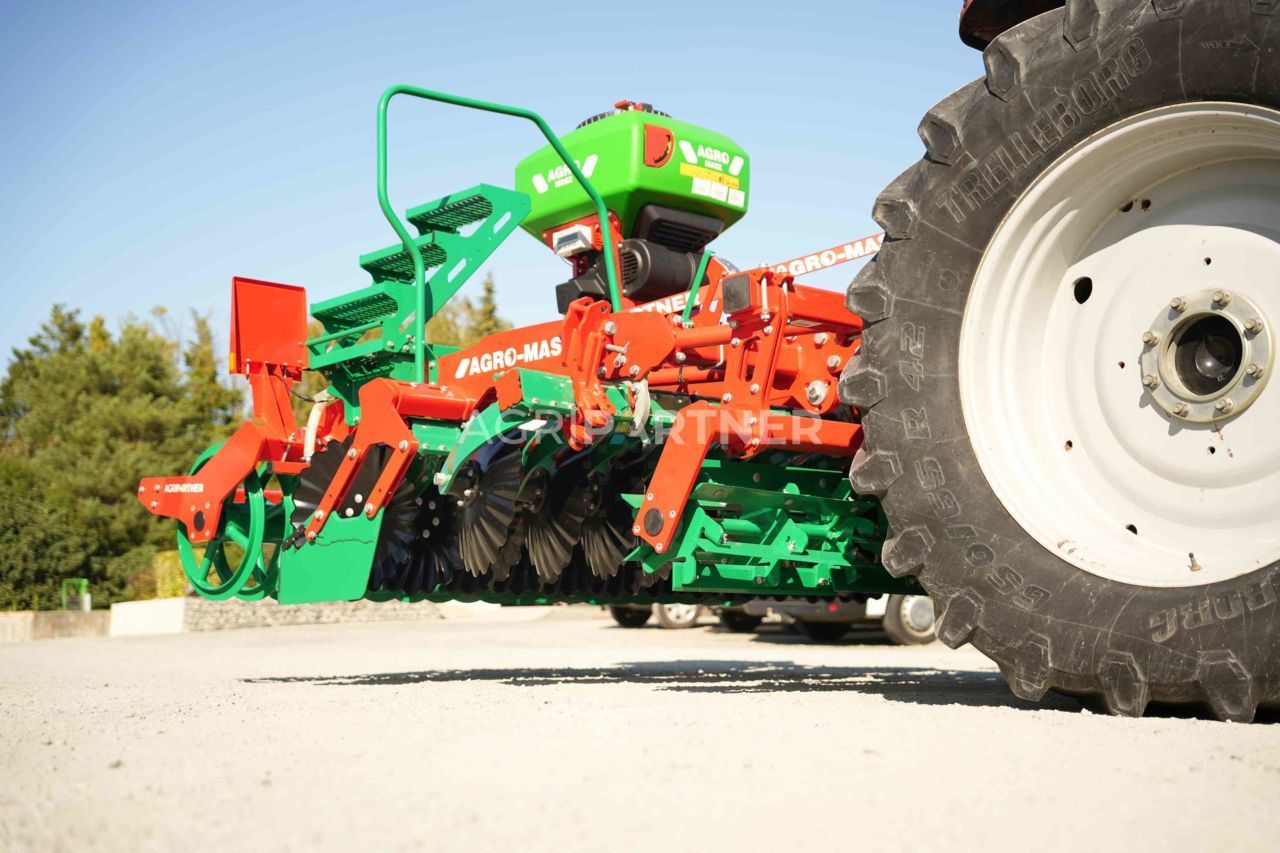 AGRO-MASZ nouveauté déchaumeur à disques Cultivator €18,900