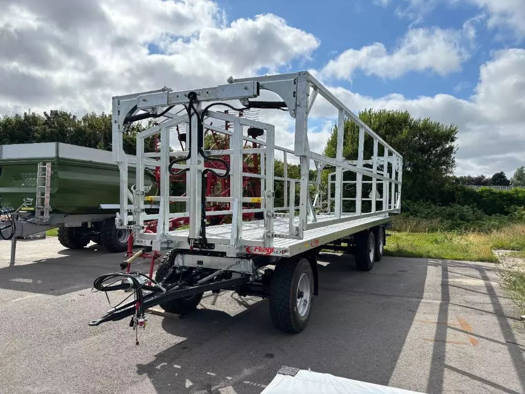 E-FARM: Fliegl dpw 240 bl profi - Trailer - id IUNDSQU - 46.756 € - Produktionsår: 2025 - Danmark