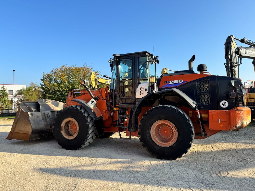 Hitachi zw250-6 Cargador de ruedas 92.500 €