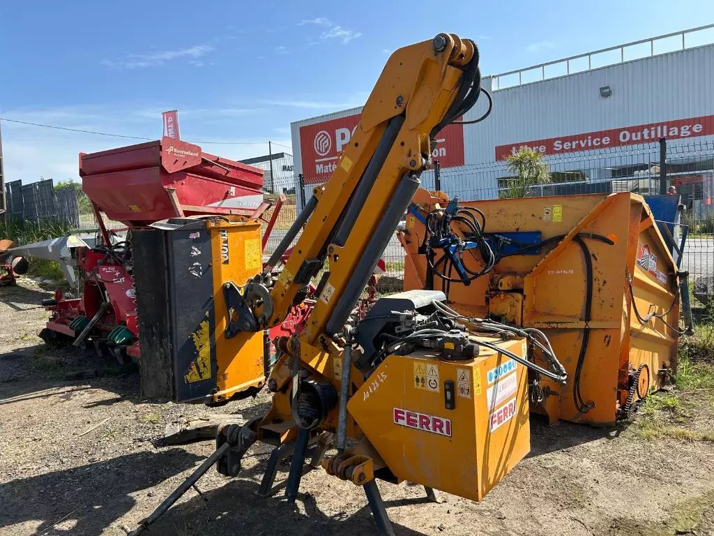 E-FARM: Ferri tm46 - Segadora de arcén - id TWWSCFR - 8000 € - Año: 2012 - Francia