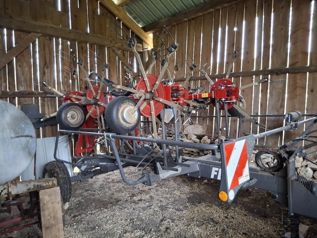 E-FARM: FELLA TH 1100 - Karuzelowy przetrząsacz do siana - id N1Z4ZBU - 17 500 € - Rok produkcji: 2022 - Francja
