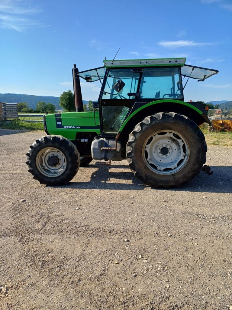 E-FARM: Deutz-Fahr DX 4.30 - Traktor - id HKZA9JA - 15.000 € - Baujahr: 1989 - Abgelesene Motorstunden: 9.900,Motorleistung (PS): 80,Frankreich