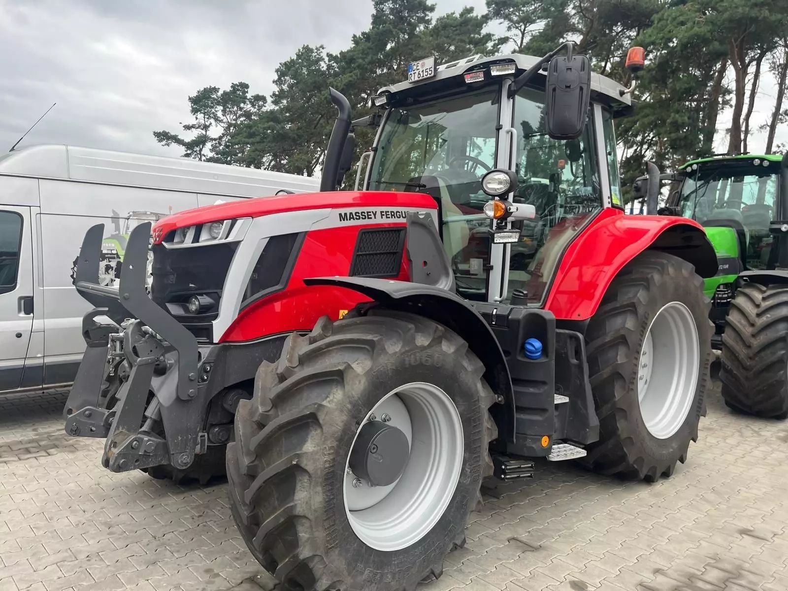 E-FARM: Massey Ferguson 6S.155 Exclusive - Tractor - id HTMATGN - €142,000 - Year of construction: 2023 - Engine hours: 201,Engine power (HP): 155,Germany