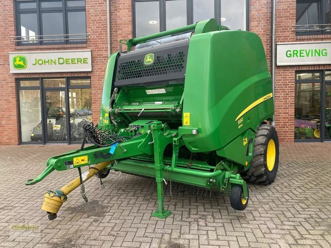 John Deere 990 Baler €26,500