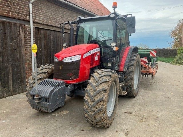 Massey Ferguson 5711M Tractor €62,000