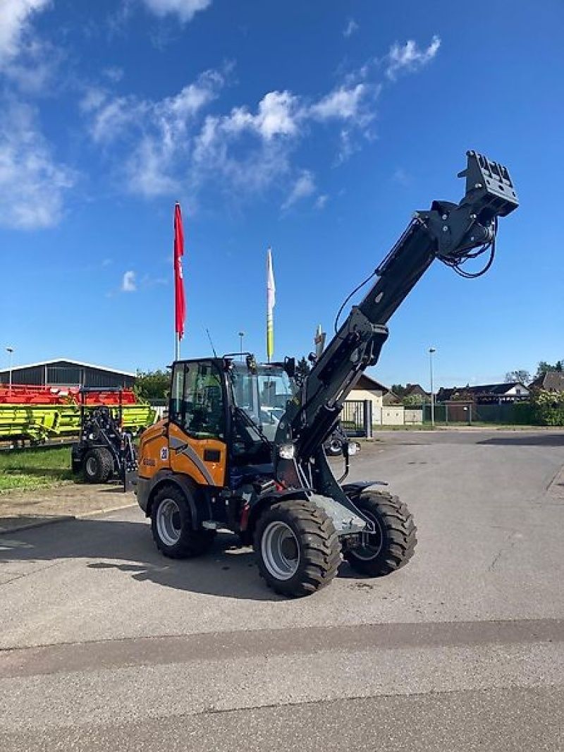 E-FARM: Giant g5000 tele teleskopradlader - Teleskoplader - id 2P5TJKI - 67.000 € - Baujahr: 2023 - Abgelesene Motorstunden: 150,Motorleistung (PS): 75,Deutschland