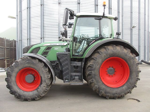 Fendt 724 Vario Profi Plus Tractor €117,647