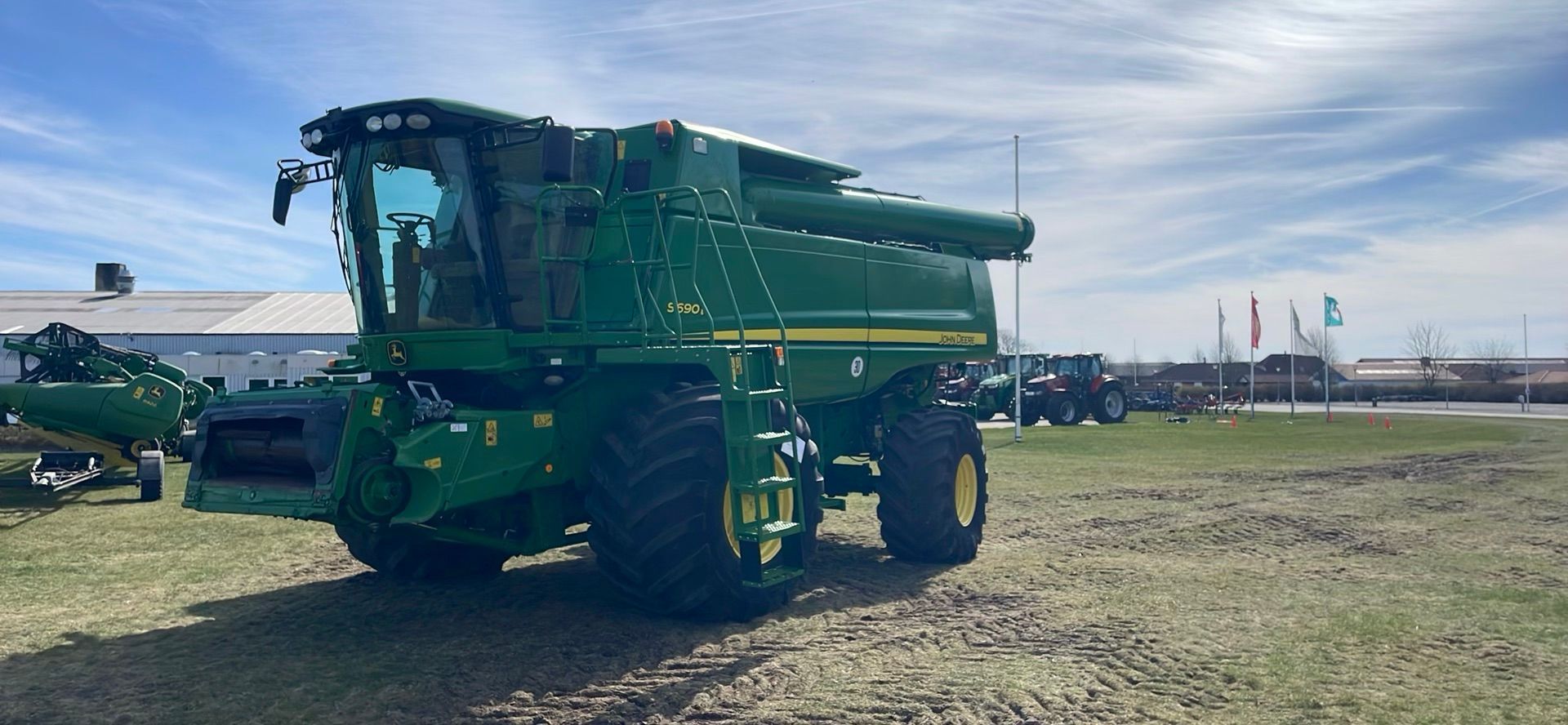 John Deere S 690 Combine harvester €65,000