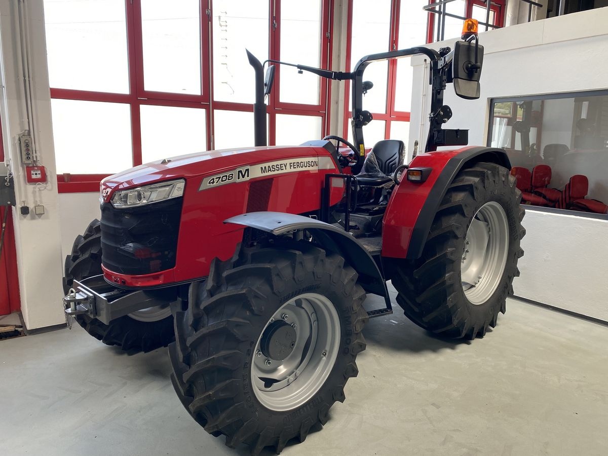 Massey Ferguson 4708 M tractor €45,700